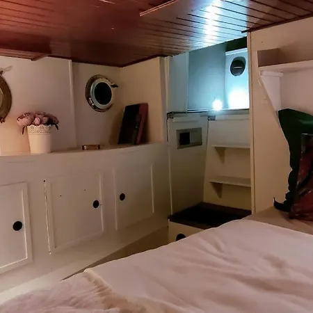 Peniche Cocoun Bateau-hôtel